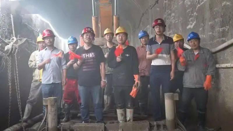 《19层》惊险穿越：恐怖之旅再现神秘迷雾